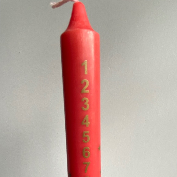 Christmas countdown/advent candle - Picture 2 of 4